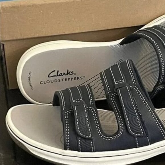 BRAND NEW Cloudsteppers Clarks blue sandals size 11 - Picture 2 of 6
